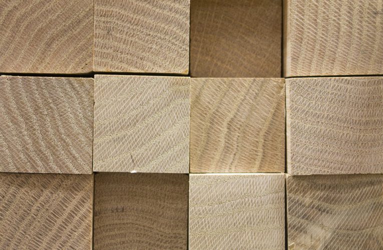 Dlaczego drewno konstrukcyjne jest bardziej ekologiczne niż materiały budowlane z tworzyw sztucznych?