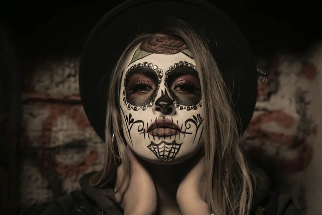 Jak zrobić makijaż na Halloween?