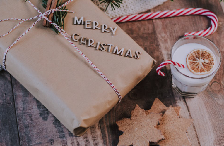 Historia powstania tradycji wysyłania kartek świątecznych z życzeniami