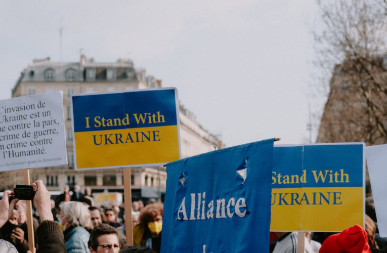 Wojna na Ukrainie: Zagłębienie się w przyczyny konsekwencje i poszukiwanie rozwiązania