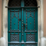 Jakie są najlepsze korzyści z zakupu drzwi Reveal w Krakowie?