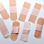 Czy opatrunki na rany są skuteczne w zapobieganiu infekcjom i uszkodzeniom skóry?