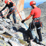 Czy szkolenie alpinistyczne jest bezpieczne i jakie są jego korzyści?